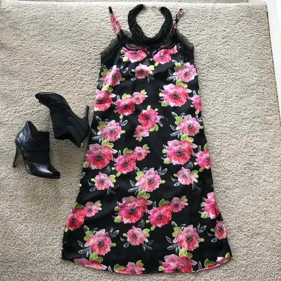 Black Floral & Lace Midi Slip Dress - Picture 6 of 8